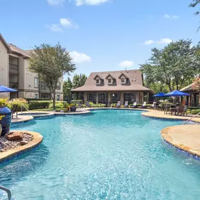 Second pool with second fitness center in the back