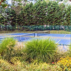 2 onsite tennis courts