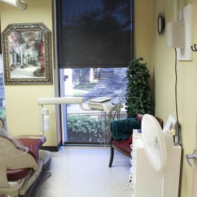 West Houston Periodontics & Dental Implants - Treatment Room