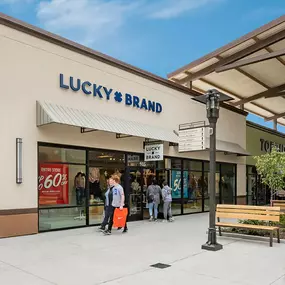 Lucky Brand at Outlets of Des Moines