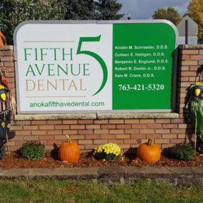 Visit your friendly neighborhood dentist at our great location nestled in beautiful Anoka! Fifth Avenue Dental is waiting for you.