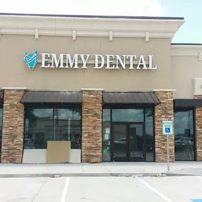 Emmy Dental of Cypress Office front view
