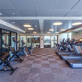 24 hour fitness center with cardio machines