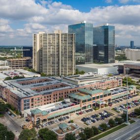 Proximity to greenway plaza and highway 59 from Camden Plaza Apartments in Houston, TX