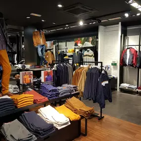 Photo de l'intérieur du magasin Brice Montauban