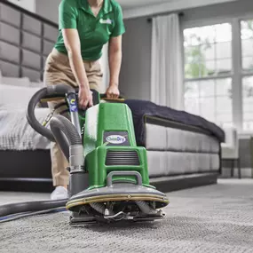 Tech doing carpet cleaning Omaha, NE