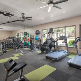 24-hour fitness center at Camden Huntingdon apartments in Austin, TX