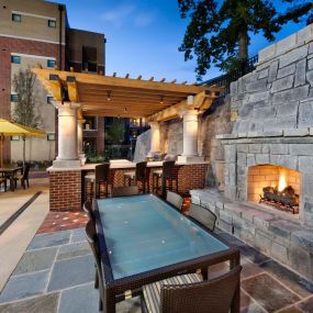 Outdoor dining and fireplace