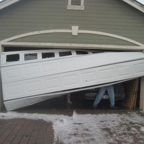 Bild von Garage Door Repair Clinton Township