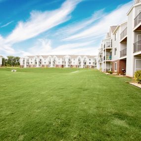 Limestone Creek Apartment Homes Outside