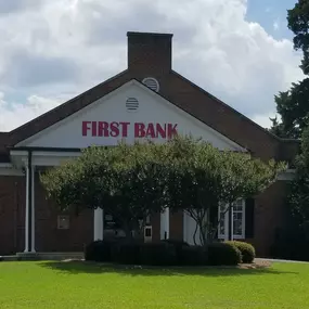 Come visit the First Bank Kenansville branch on Main Street. Your local team will provide expert financial advice, flexible rates, business solutions, and convenient mobile options.