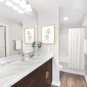 Modern Style Bathroom at Camden Lake Pine