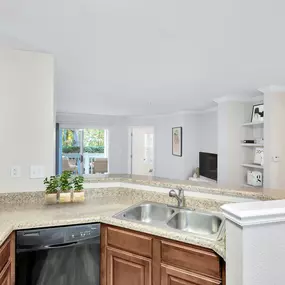 Traditional Style Kitchen at Camden Lake Pine