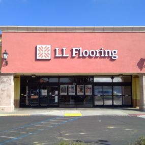 LL Flooring #1170 Fresno | 5091 North Fresno Street | Storefront