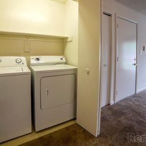 Creekside Apartments Washer & Dryers