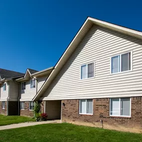 Lake Camelot Apartments Exterior