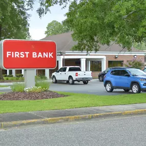 Bild von First Bank - Laurinburg, NC