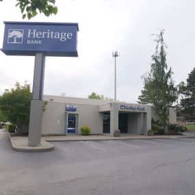 Lynnwood Banking Center