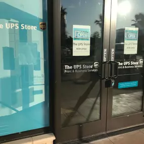 Pacific Highland Ranch UPS Store - Near Trader Joe's / Starbucks