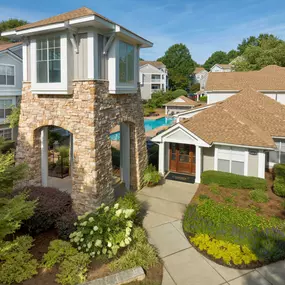 Camden Sedgebrook apartments in Charlotte, NC resident lounge and pool