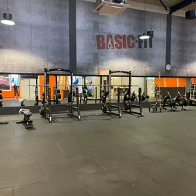 Basic-Fit Veghel Prins Willem Alexander Sportpark 24/7 - free weight zone