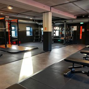 Basic-Fit Enschede Wesselerbrinklaan 24/7 - Free weight zone