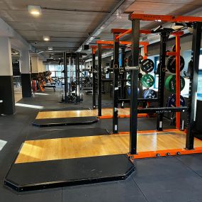 Basic-Fit Enschede Wesselerbrinklaan 24/7 - Free weight zone