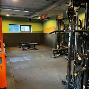 Basic-Fit Enschede Wesselerbrinklaan 24/7 - Free weight zone