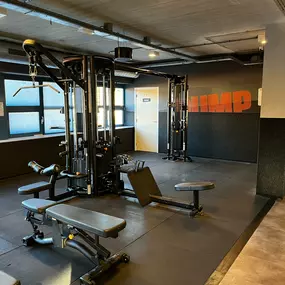 Basic-Fit Enschede Wesselerbrinklaan 24/7 - Free weight zone