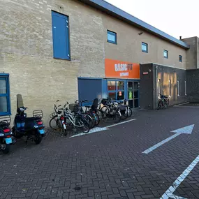 Basic-Fit Enschede Wesselerbrinklaan 24/7 - entree