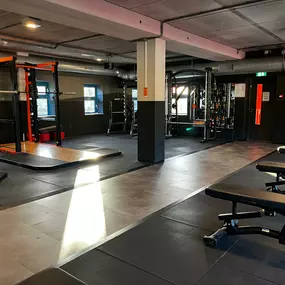 Basic-Fit Enschede Wesselerbrinklaan 24/7 - Free weight zone