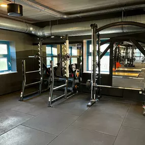 Basic-Fit Enschede Wesselerbrinklaan 24/7 - Free weight zone