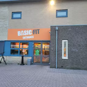 Basic-Fit Enschede Wesselerbrinklaan 24/7 - entree