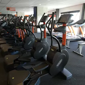 Basic-Fit Almelo Stadionlaan 24/7 - cardio zone