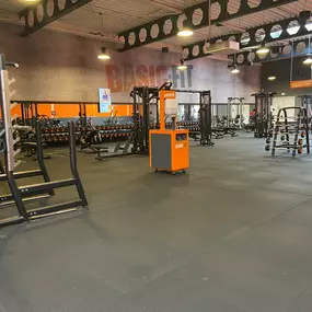 Basic-Fit Nieuwegein Graaf Florisweg - free weight zone