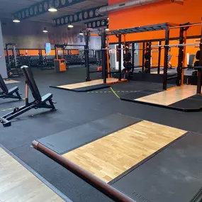 Basic-Fit Nieuwegein Graaf Florisweg - free weight zone