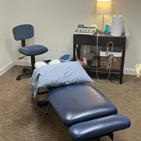 Chiropractic Treatment Room at Warrenton Chiropractic Center in Warrenton, Virginia.