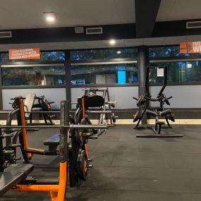 Basic-Fit Apeldoorn Schorpioenstraat 24/7 - free weight zone