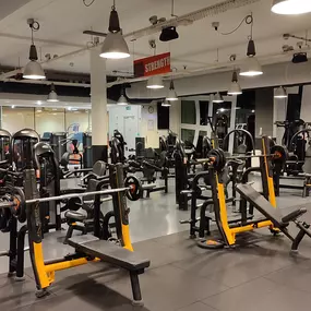 Basic-Fit Tilburg Wagnerplein - free weight zone