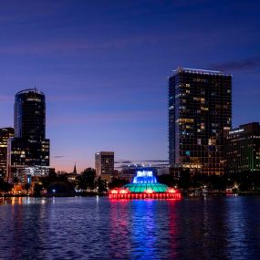 Lake eola nighttime fountain and downtown