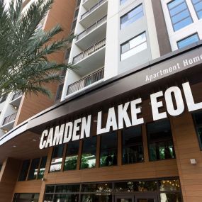 Welcome home to Camden Lake Eola.