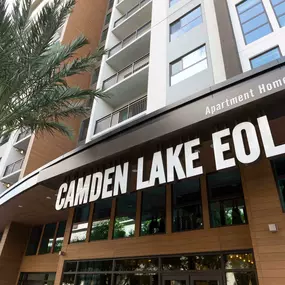 Welcome home to Camden Lake Eola apartments in Orlando, FL