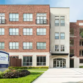 Midtown neighborhood with studio, one, and two-bedroom apartments at Camden City Centre in Houston, TX.