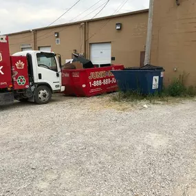 Exterior Junk King St. Louis South office