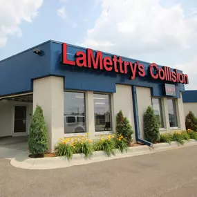 Bild von LaMettry's Collision, Inc. of Bloomington