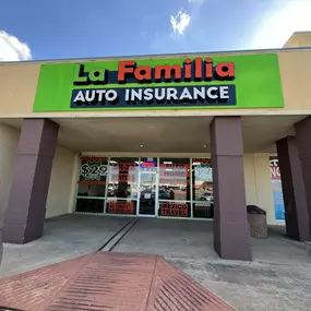 Bild von La Familia Auto Insurance & Tax Services