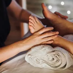 Gespecialiseerde Voetverzorging en Voet reflexologie.
