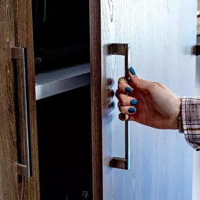 ???? Get the right hardware to keep your garage functional and organized! From hooks to heavy-duty brackets, we’ve got you covered. ???? Ready to upgrade? Contact us today!