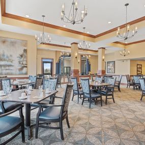 Enjoy the golden years at Lexington Pointe Senior Living, a place designed for comfort and care. Located in Eagan, we offer a nurturing and supportive community.