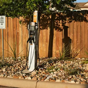 Electric vehicle charging station